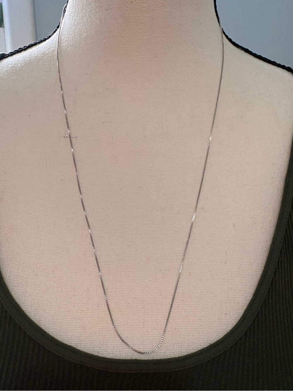 Sterling Silver 24โ Box Chain